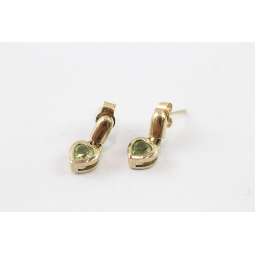 197 - 9ct gold peridot heart drop earrings (1.6g)