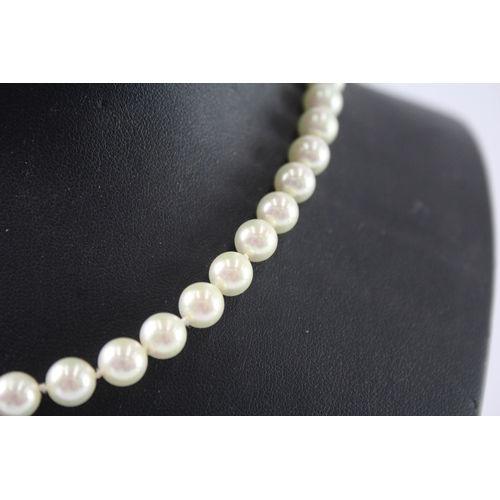 206 - Christian Dior Simulated Pearl Necklace 23g