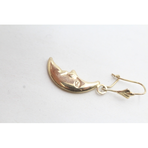 25 - 9ct gold crescent drop earring (1.1g)