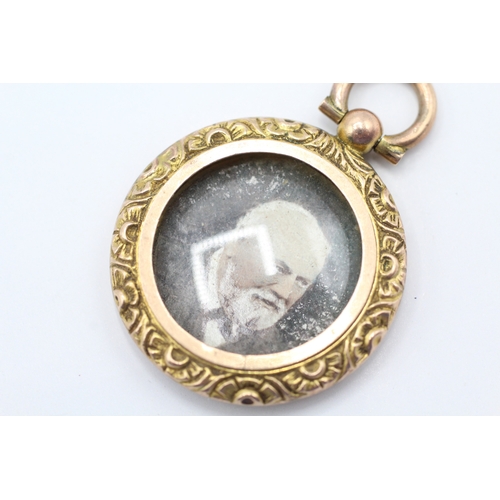 29 - 9ct gold picture locket (3.4g)