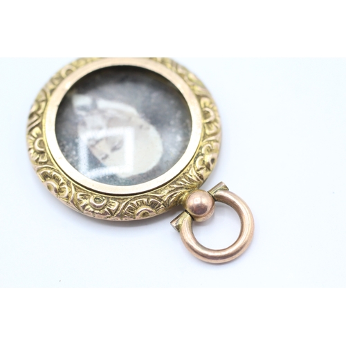 29 - 9ct gold picture locket (3.4g)