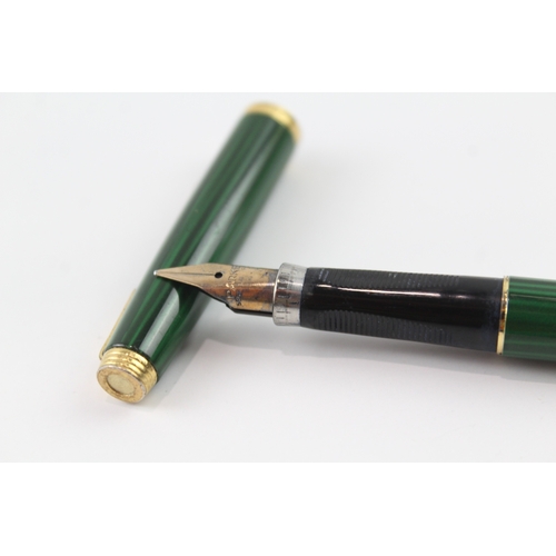 440 - Vintage Parker 75 Green Lacquer Fountain Pen w/ 14ct Gold Nib WRITING