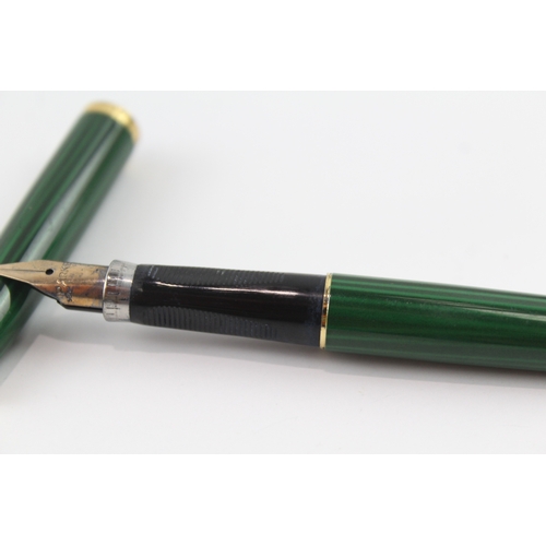 440 - Vintage Parker 75 Green Lacquer Fountain Pen w/ 14ct Gold Nib WRITING