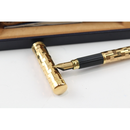 447 - Vintage Waterman Le Lady Gold Plated Ladies Fountain Pen w/ 18ct Nib WRITING