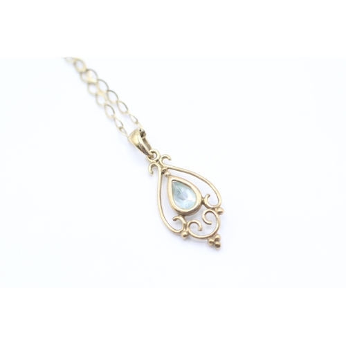 61 - 9ct gold vintage style blue gemstone pendant necklace (1.6g)