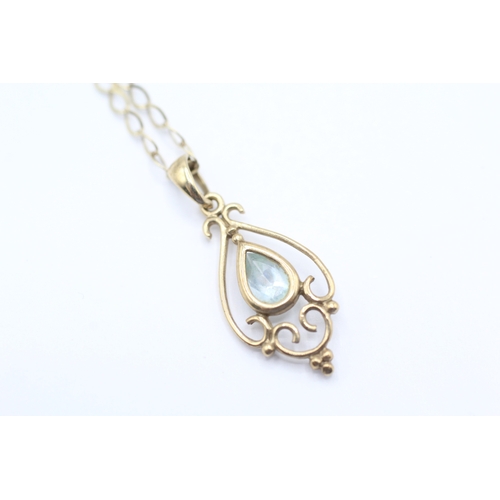 61 - 9ct gold vintage style blue gemstone pendant necklace (1.6g)