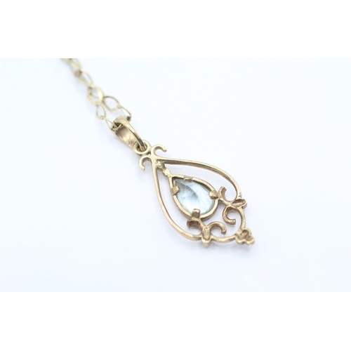 61 - 9ct gold vintage style blue gemstone pendant necklace (1.6g)