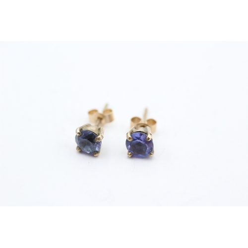 69 - 9ct gold tanzanite stud earrings (1g)