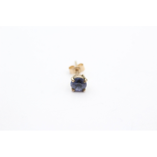 69 - 9ct gold tanzanite stud earrings (1g)