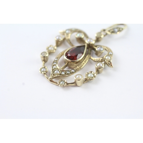 8 - 9ct gold antique garnet and seed pearl pendant (3.4g)