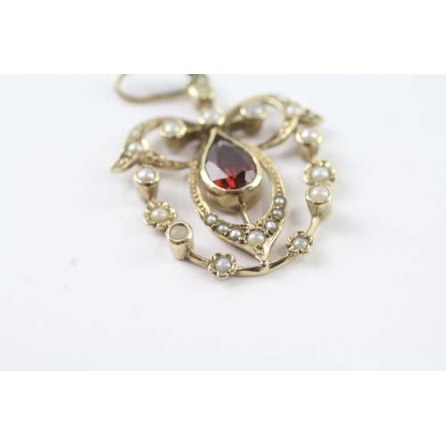 8 - 9ct gold antique garnet and seed pearl pendant (3.4g)