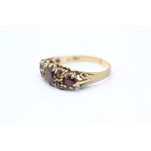 91 - 9ct gold vintage garnet dress ring (2.1g) Size M 1/2