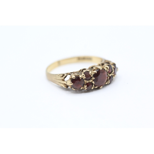 91 - 9ct gold vintage garnet dress ring (2.1g) Size M 1/2