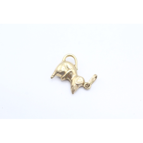 99 - 9ct gold mouse charm (0.4g)