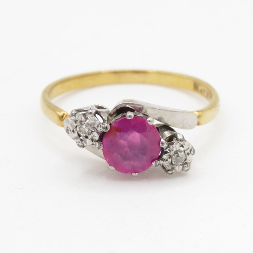 183 - 18ct gold diamond & ruby trilogy dress ring (2.9g) Size P