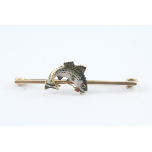 130 - 9ct + 14ct gold fish bar brooch (3.3g)