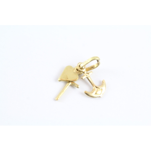 14 - 18ct gold faith, hope and charity charm (0.9g)