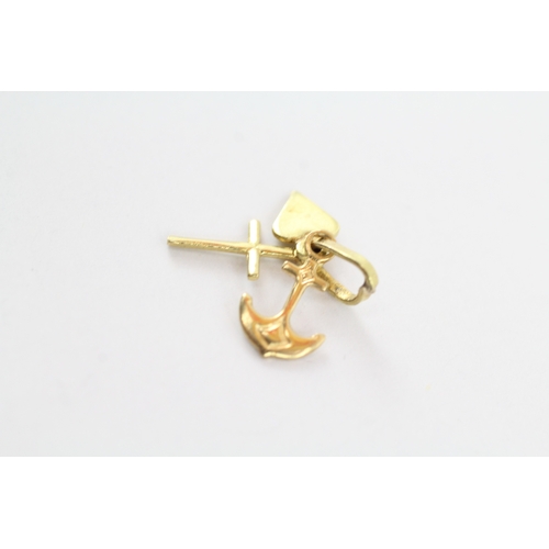 14 - 18ct gold faith, hope and charity charm (0.9g)