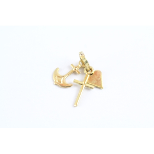 14 - 18ct gold faith, hope and charity charm (0.9g)