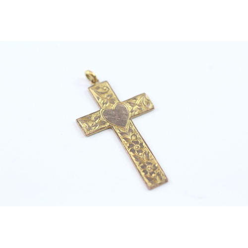 151 - 9ct gold foliate with heart design cross pendant (2g)