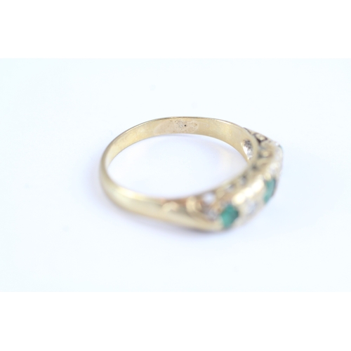 16 - 9ct gold diamond & emerald heart boat ring (2.9g) Size O