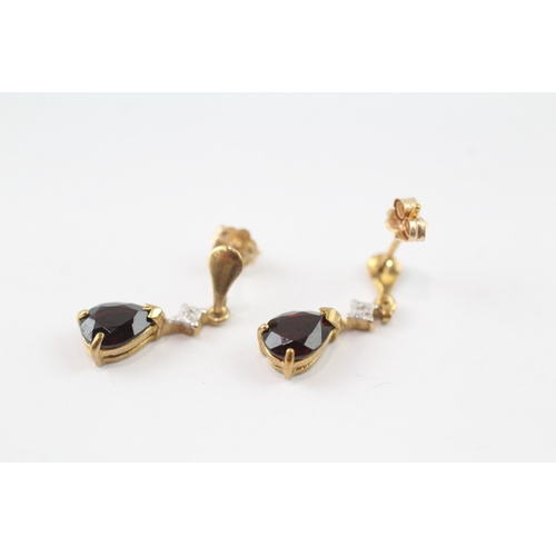 164 - 9ct gold garnet and diamond pear drop earrings (1.3g)