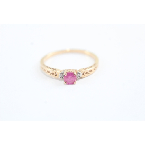 180 - 14ct gold diamond & pink sapphire dress ring (1.7g) Size N