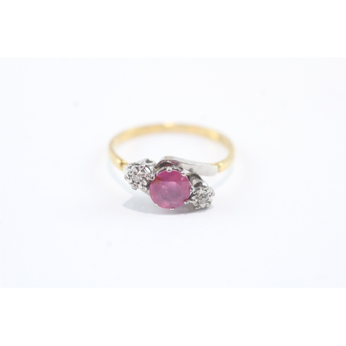 183 - 18ct gold diamond & ruby trilogy dress ring (2.9g) Size P