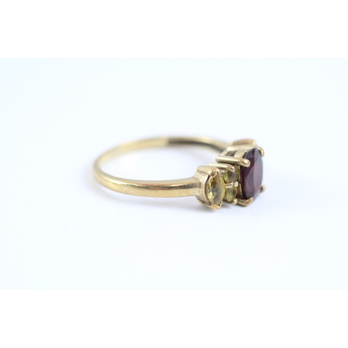 27 - 9ct gold garnet and citrine shoulder setting ring (2.4g) Size N 1/2