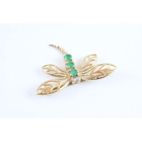 34 - 9ct gold emerald & diamond dragonfly brooch (1.3g)