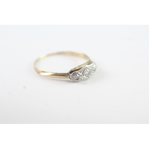 36 - 9ct gold diamond trilogy dress ring (1.1g) Size M