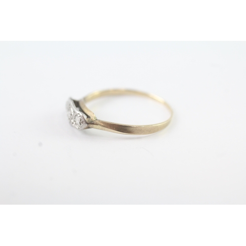 36 - 9ct gold diamond trilogy dress ring (1.1g) Size M