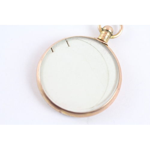 38 - 9ct gold picture locket (4.4g)