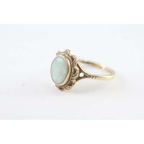 42 - 9ct gold opal cocktail ring (3g) Size P