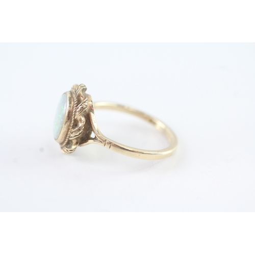 42 - 9ct gold opal cocktail ring (3g) Size P