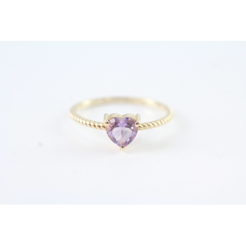 44 - 9ct gold amethyst clawset dress ring (1.7g) Size R 1/2