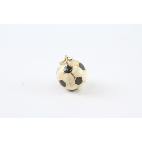 56 - 9ct gold enamel football charm (0.9g)