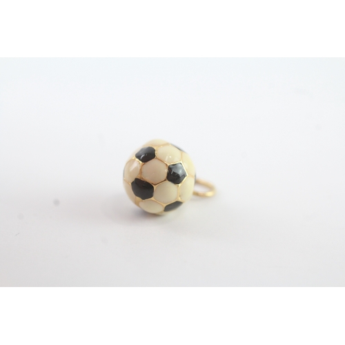 56 - 9ct gold enamel football charm (0.9g)