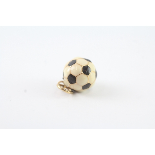 56 - 9ct gold enamel football charm (0.9g)