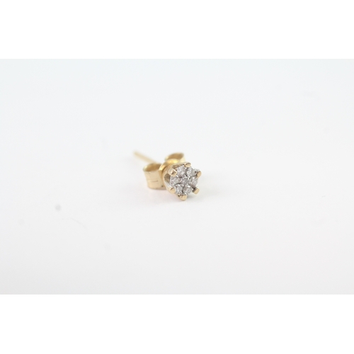 61 - 9ct gold diamond stud earrings (0.9g)