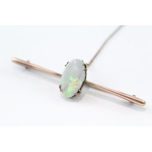 81 - 9ct gold vintage opal set bar brooch (3g)