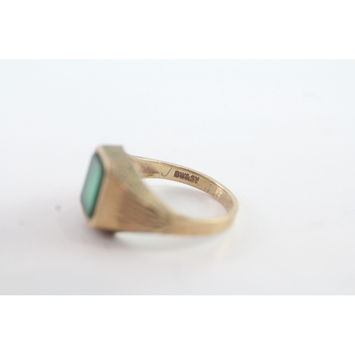 90 - 9ct gold green agate seal ring (2.5g) Size K