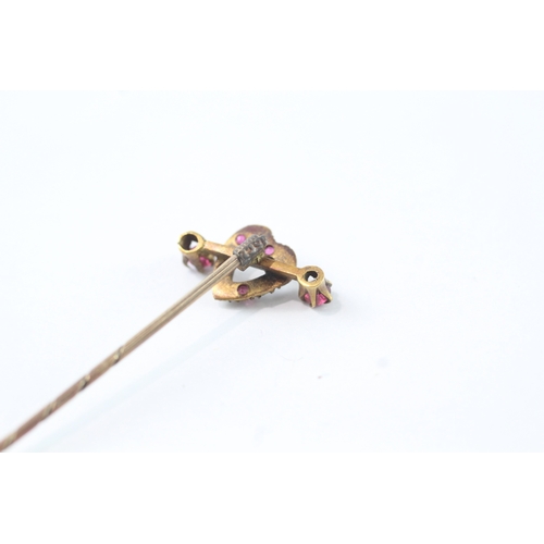 92 - 14ct gold head & 9ct gold pin diamond & ruby stick pin (1.2g)