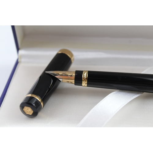 450 - Waterman Black Lacquer Fountain Pen w/ 18ct Gold Nib WRITING In Original Box