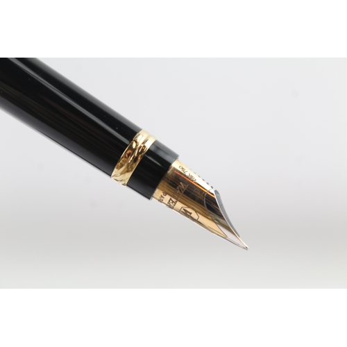 450 - Waterman Black Lacquer Fountain Pen w/ 18ct Gold Nib WRITING In Original Box