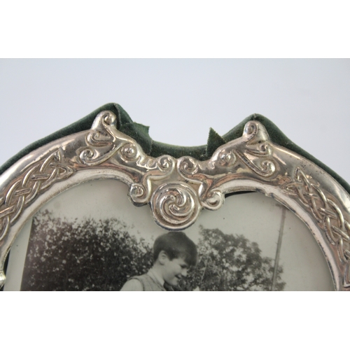 298 - Vintage 1996 Irish Dublin Sterling Silver Celtic Heart Photograph Frame 114g