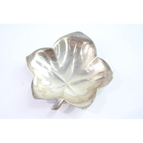 299 - Vintage TIFFANY & CO. .925 Sterling Silver Novelty Leaf Pin / Trinket Dish 36g