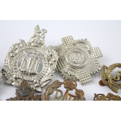 353 - Military Cap Badges Inc KOSB, RAF, Canadian, Etc x 12