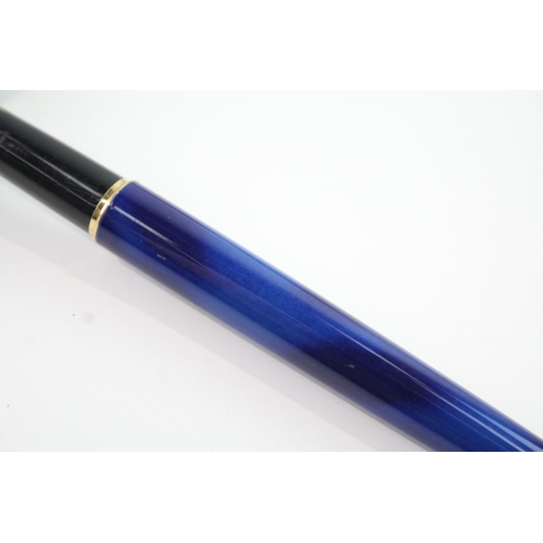 466 - Vintage Waterman Cotele Navy Lacquer Fountain Pen w/ 18ct Gold Nib WRITING