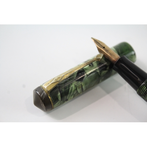 469 - Vintage Conway Stewart No.475 Green Cased Fountain Pen 14ct Nib WRITING